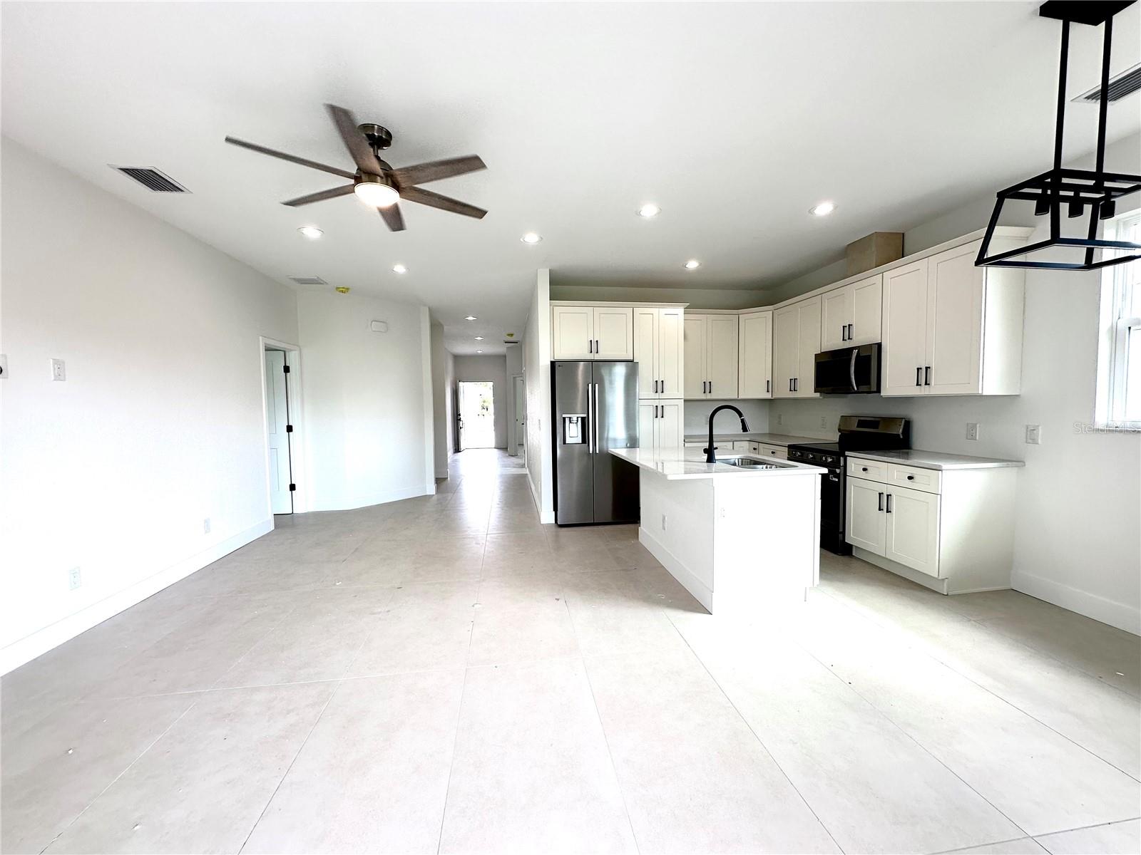 Image 11 of 40 For 26127 Northern Cross Road