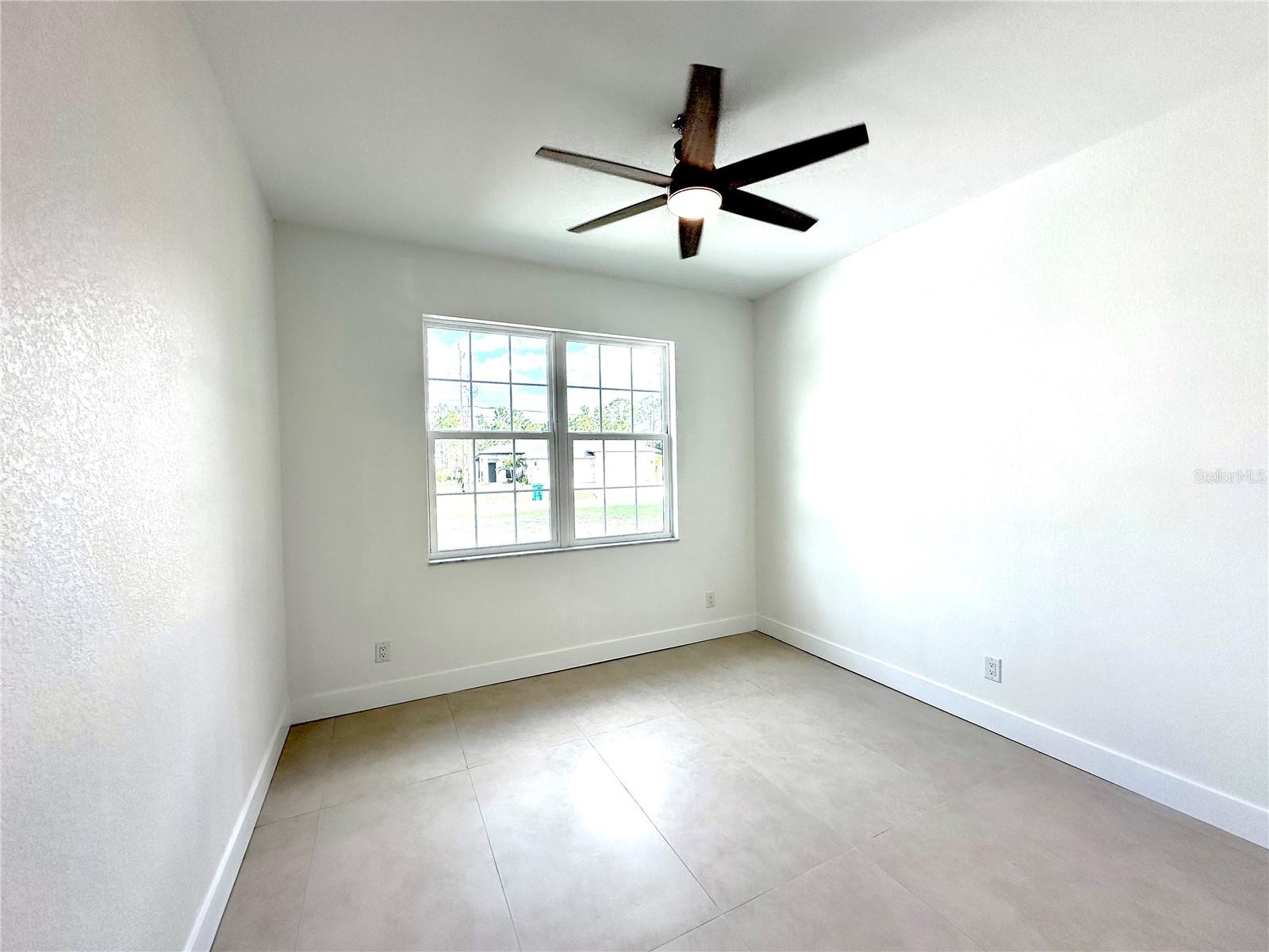 Image 20 of 40 For 26127 Northern Cross Road