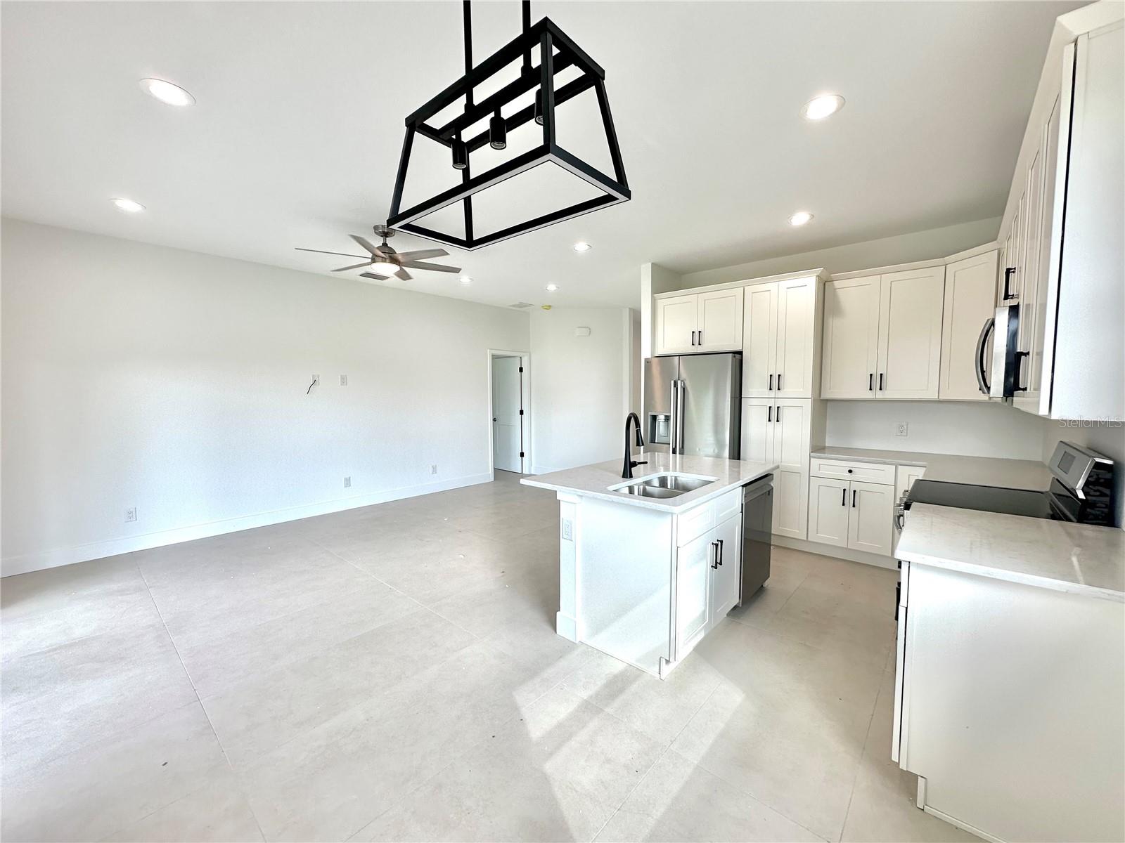 Image 5 of 40 For 26127 Northern Cross Road