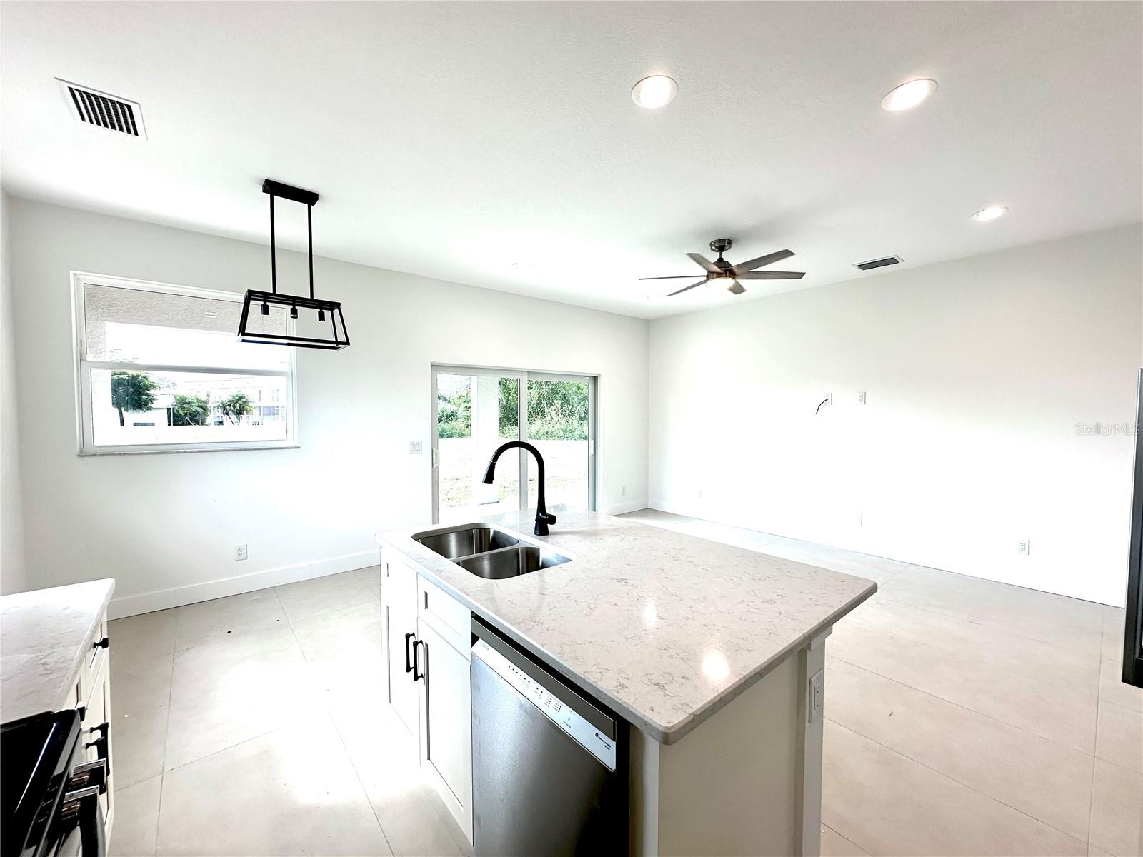 Image 9 of 40 For 26127 Northern Cross Road