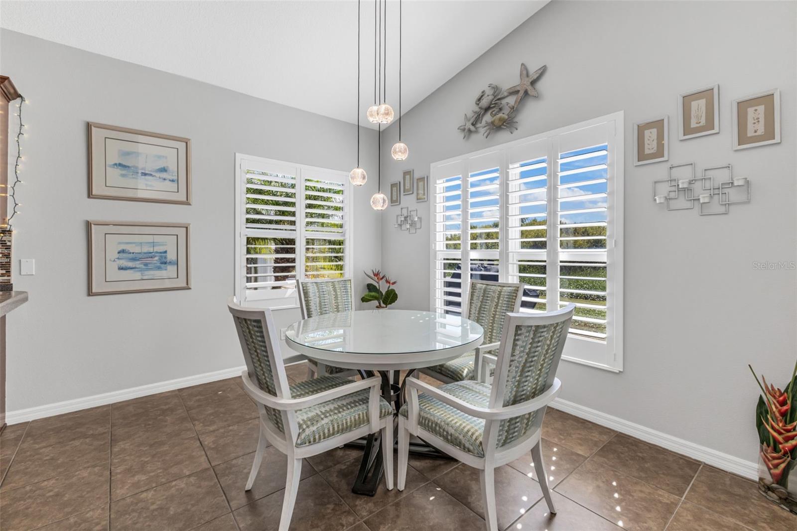 Image 11 of 46 For 24421 Manchester Trail