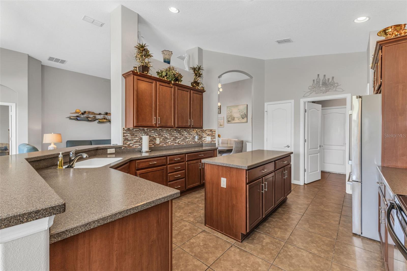 Image 12 of 46 For 24421 Manchester Trail