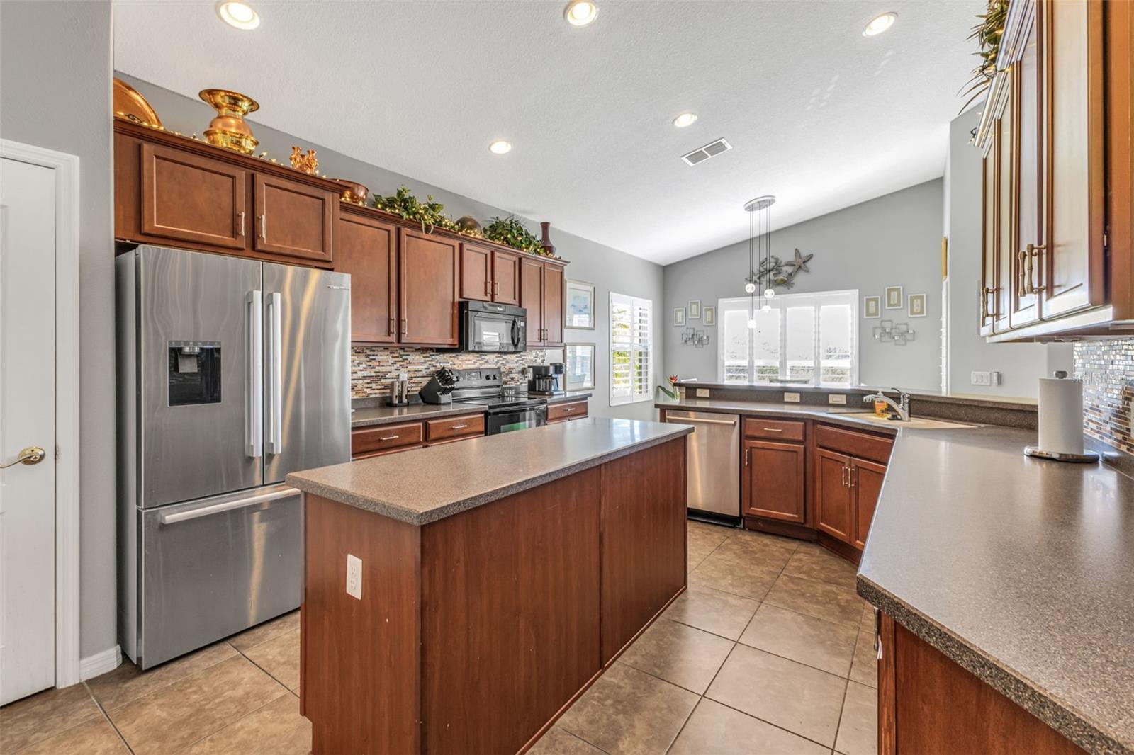 Image 13 of 46 For 24421 Manchester Trail