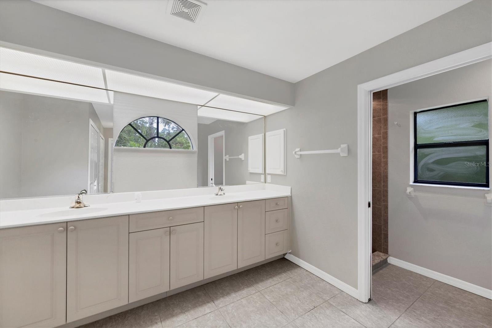 Image 17 of 23 For 2112 Jacobs Street