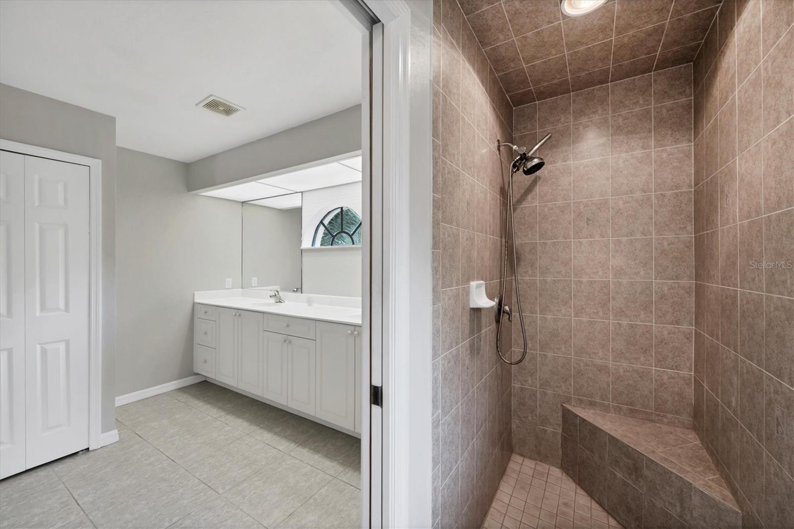 Image 18 of 23 For 2112 Jacobs Street