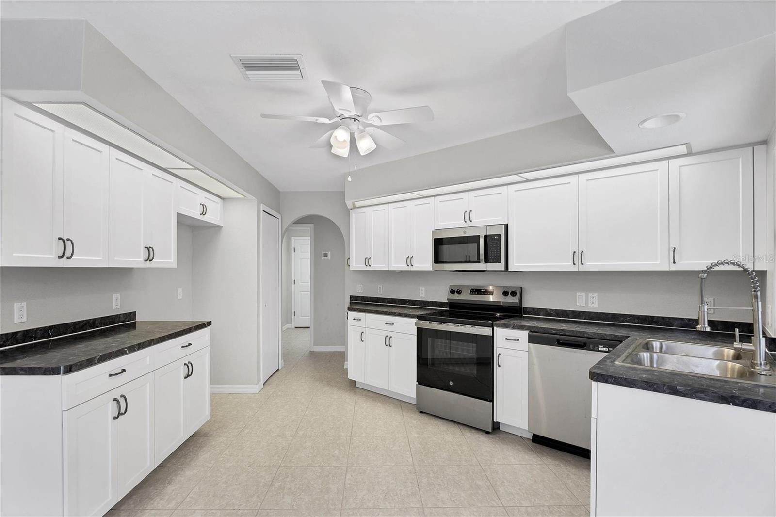 Image 7 of 23 For 2112 Jacobs Street