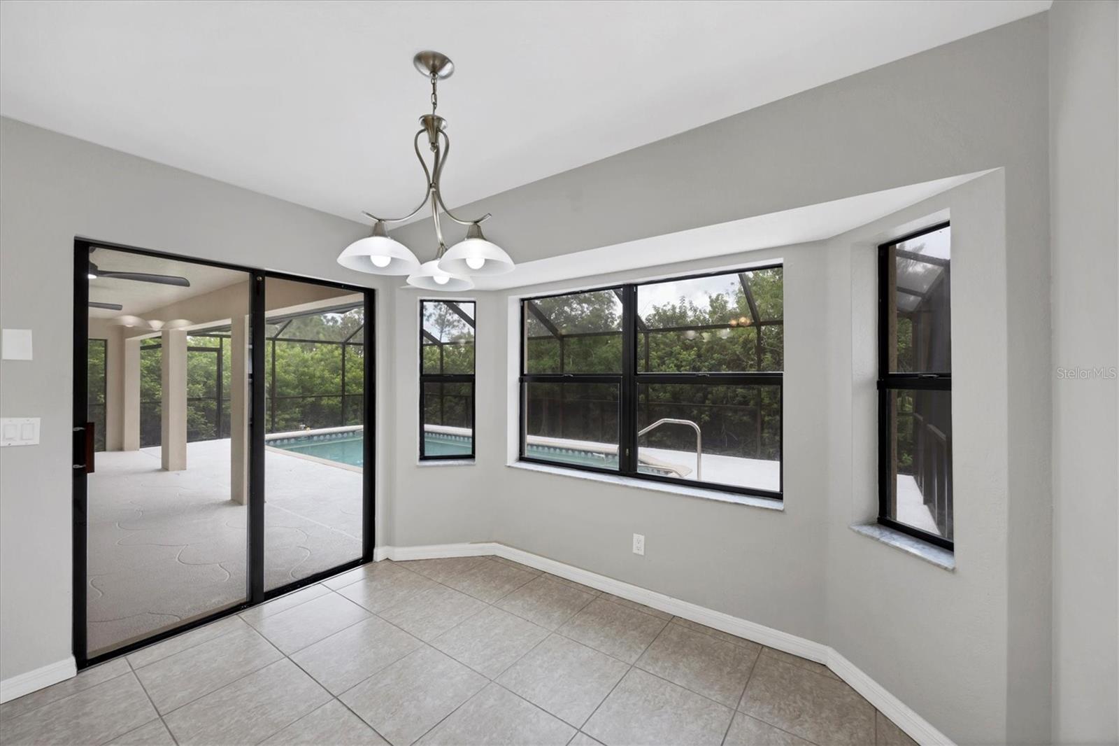 Image 9 of 23 For 2112 Jacobs Street