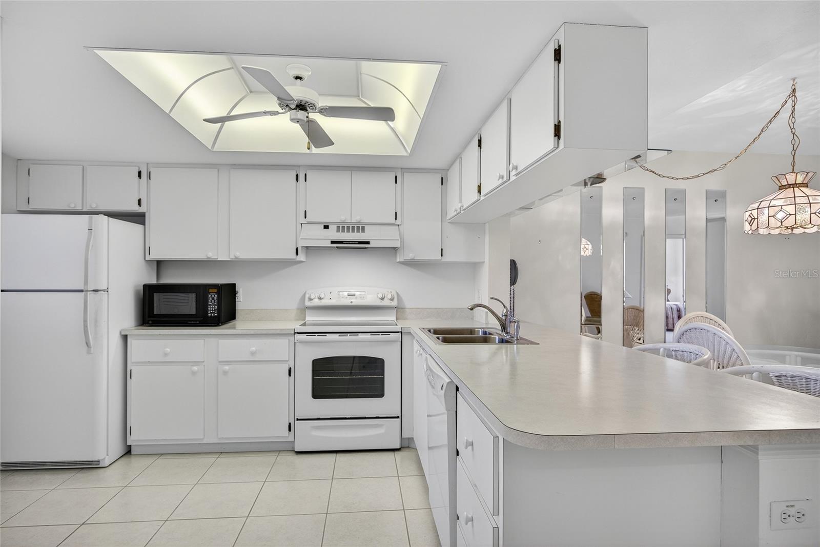 Image 6 of 30 For 3310 Loveland Boulevard 2104