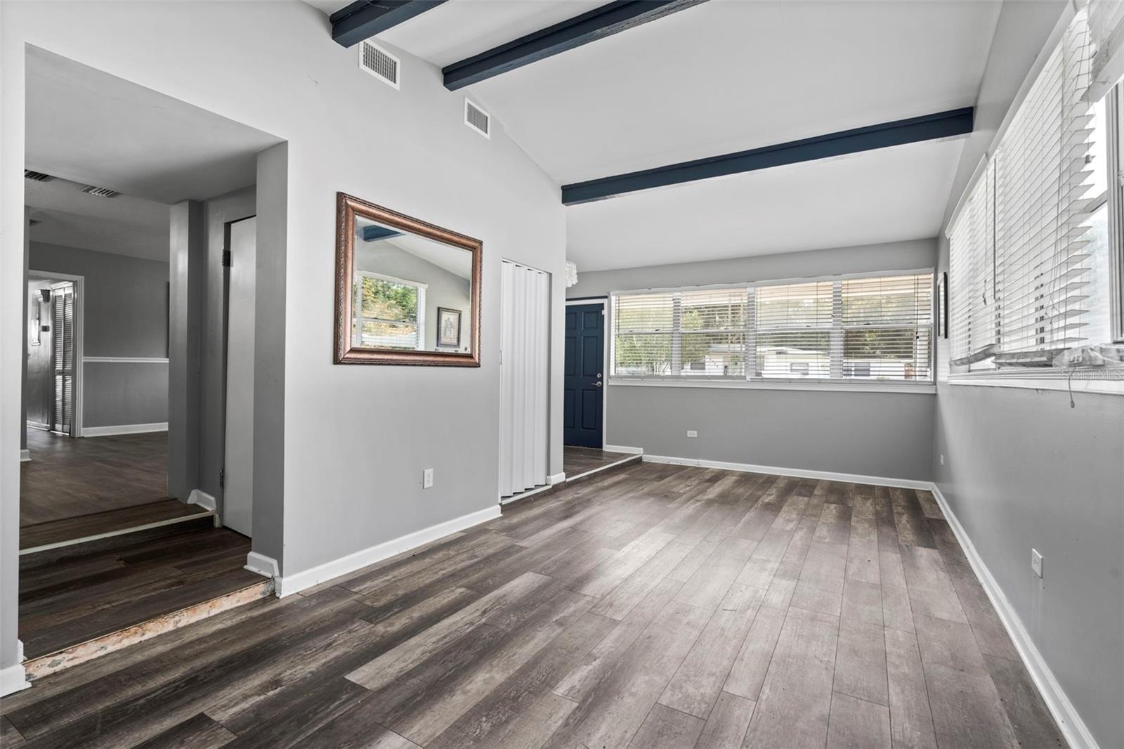 Image 15 of 43 For 3223 Hampton Avenue E