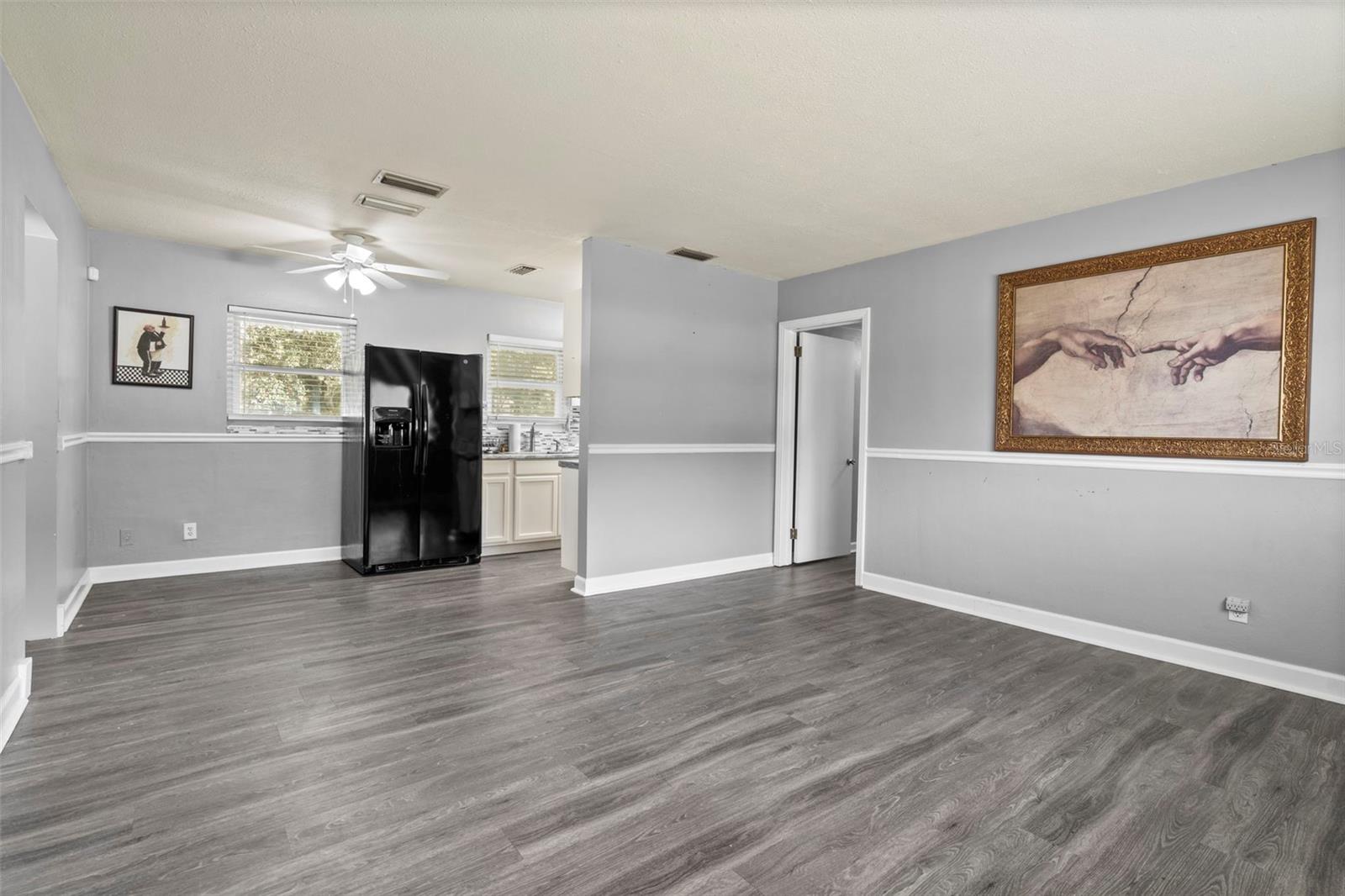 Image 19 of 43 For 3223 Hampton Avenue E