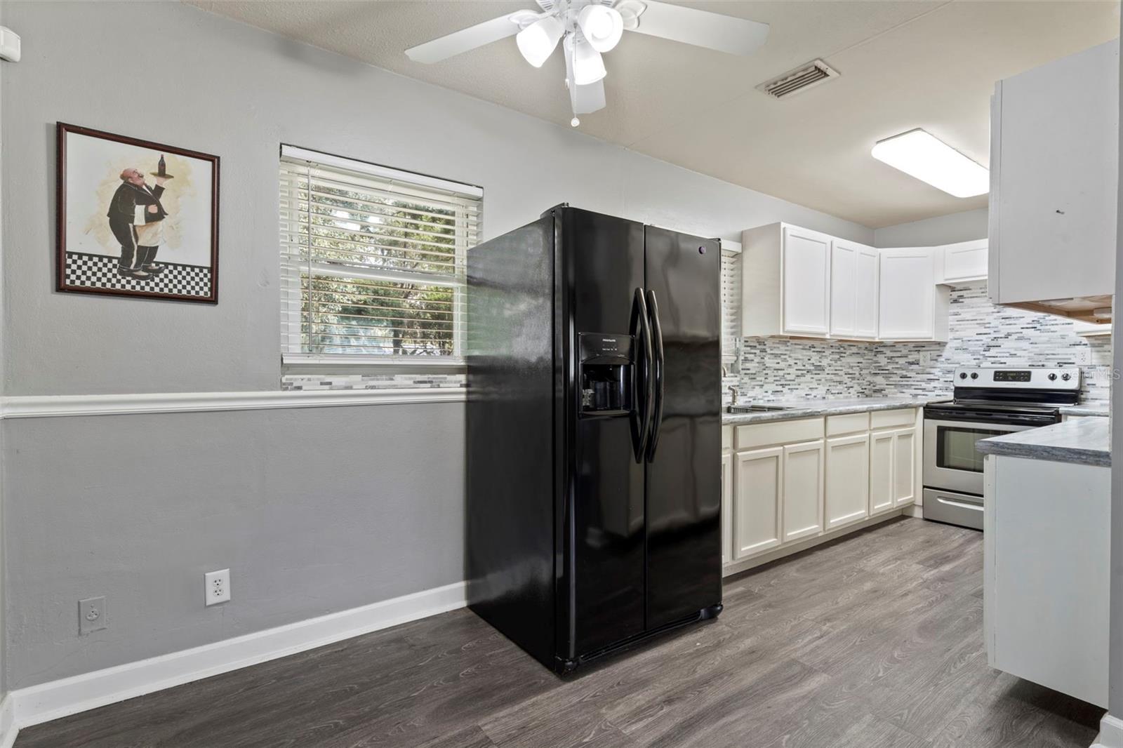 Image 20 of 43 For 3223 Hampton Avenue E