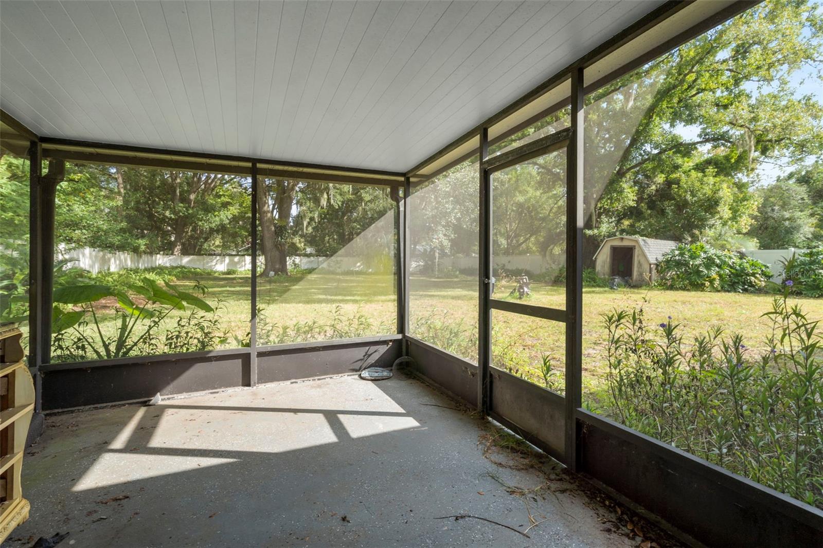 Image 30 of 43 For 3223 Hampton Avenue E