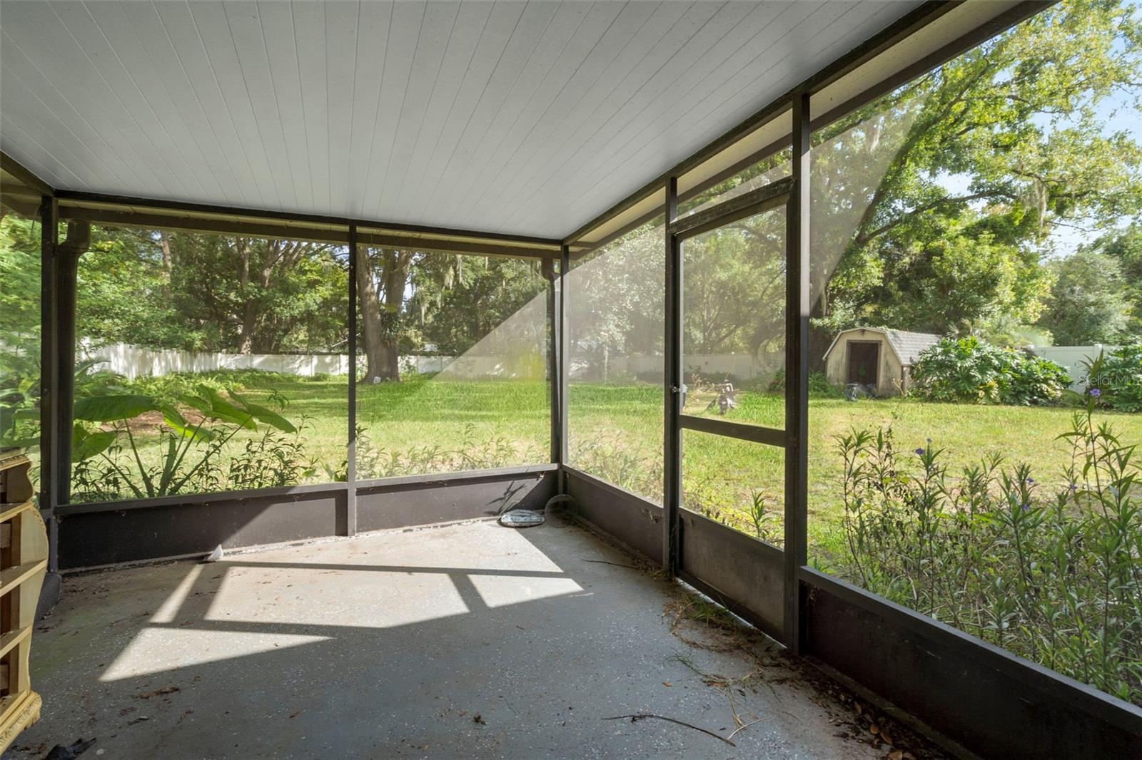 Image 31 of 43 For 3223 Hampton Avenue E