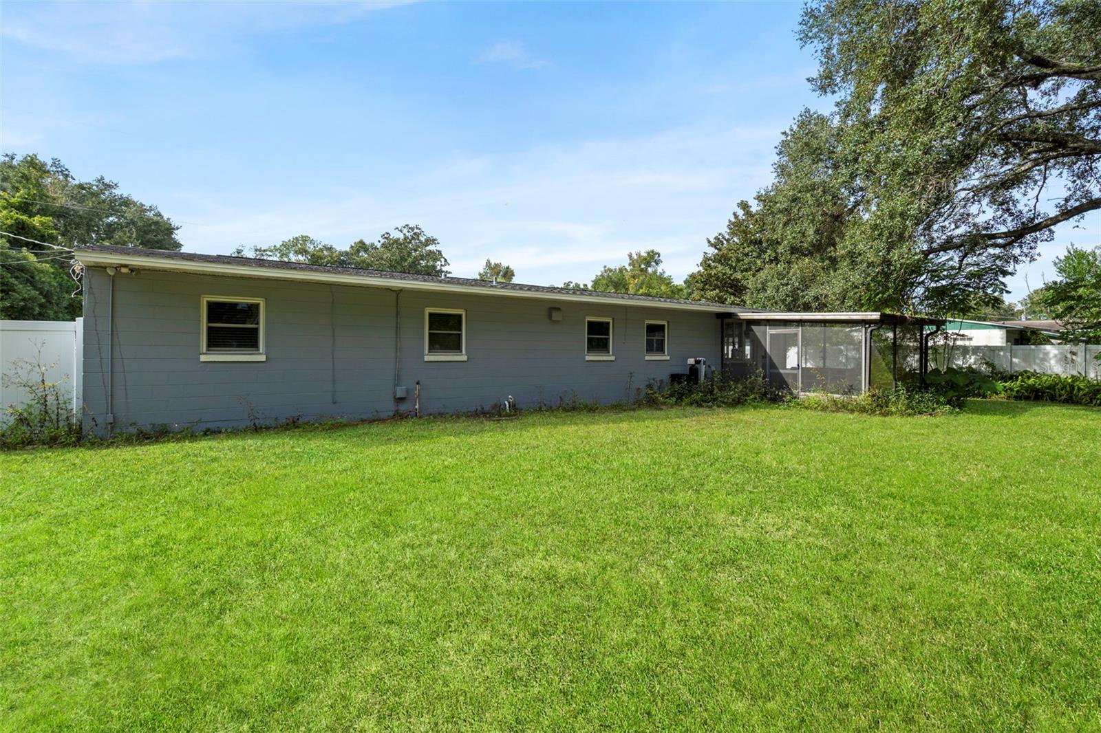 Image 37 of 43 For 3223 Hampton Avenue E