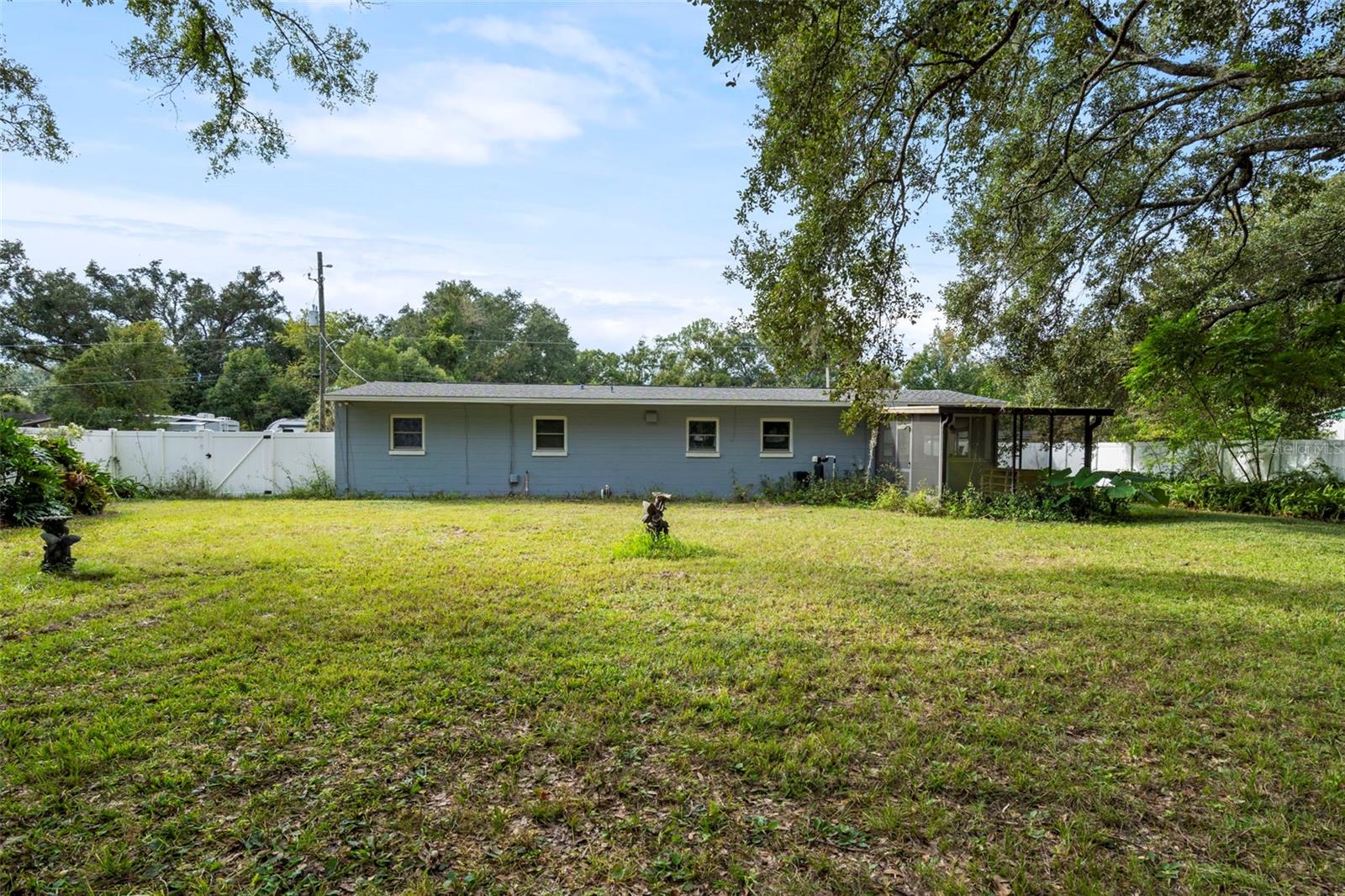 Image 38 of 43 For 3223 Hampton Avenue E