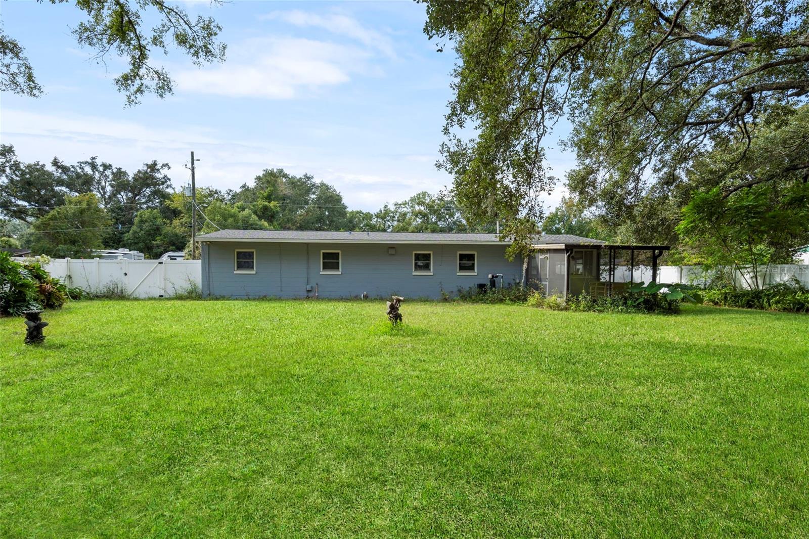 Image 39 of 43 For 3223 Hampton Avenue E