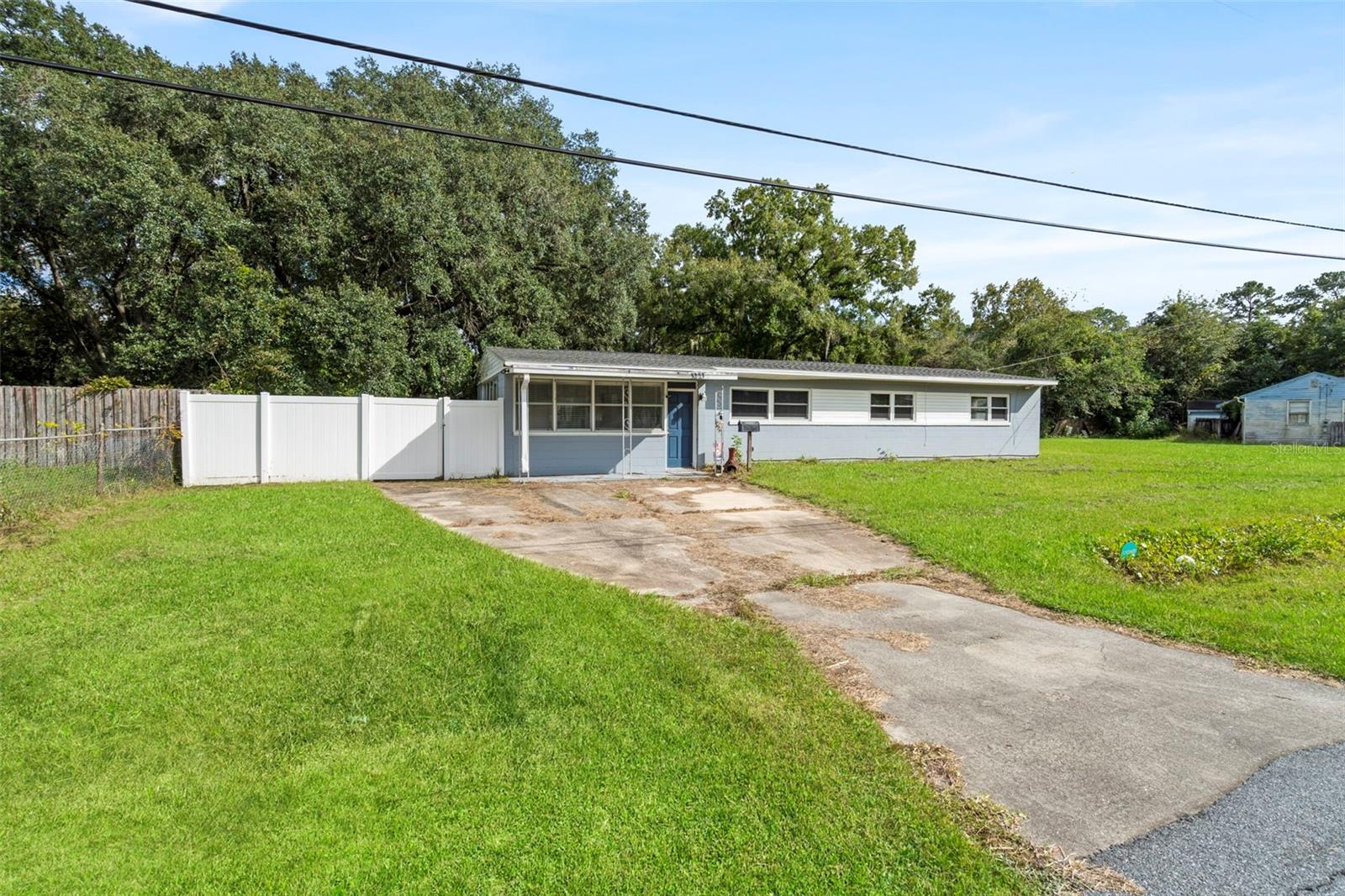 Image 4 of 43 For 3223 Hampton Avenue E