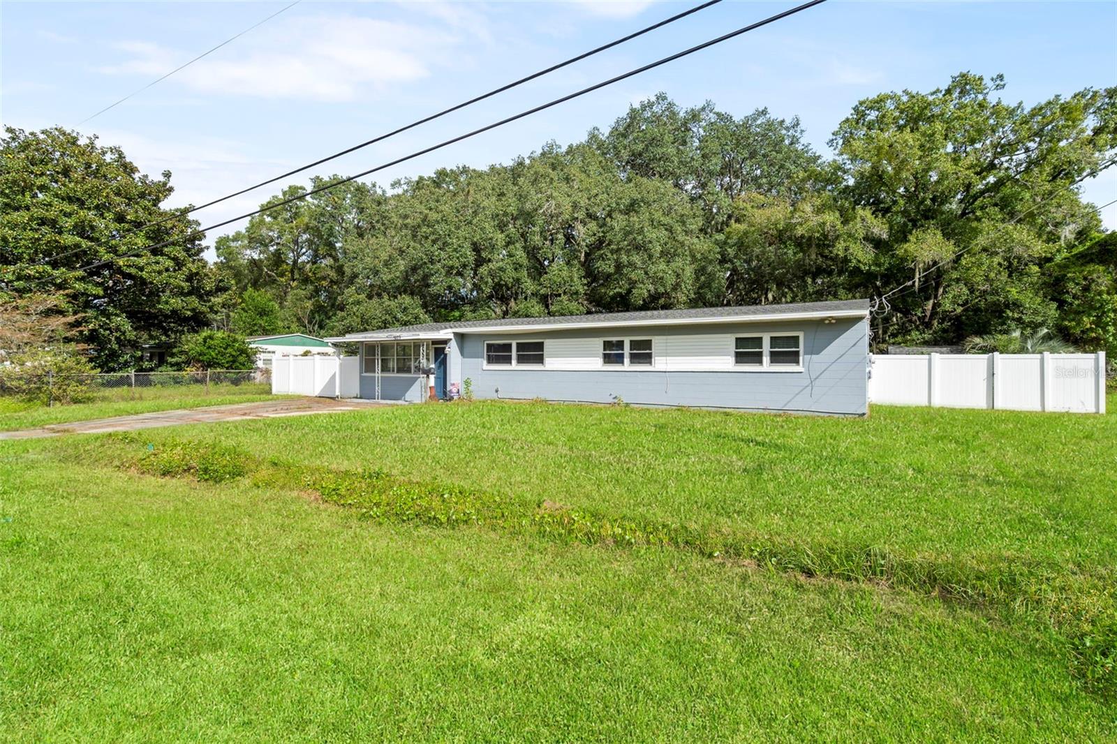 Image 8 of 43 For 3223 Hampton Avenue E