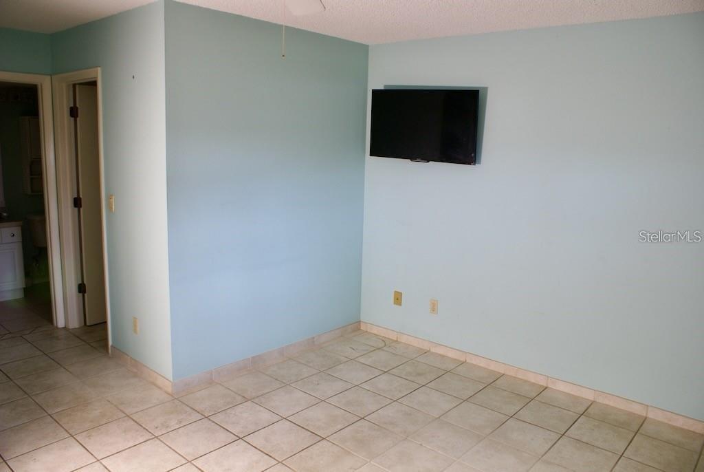 Image 15 of 30 For 2395 Harbor Boulevard 109