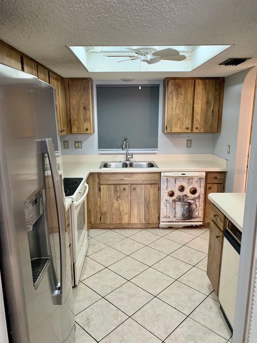 Image 6 of 30 For 2395 Harbor Boulevard 109