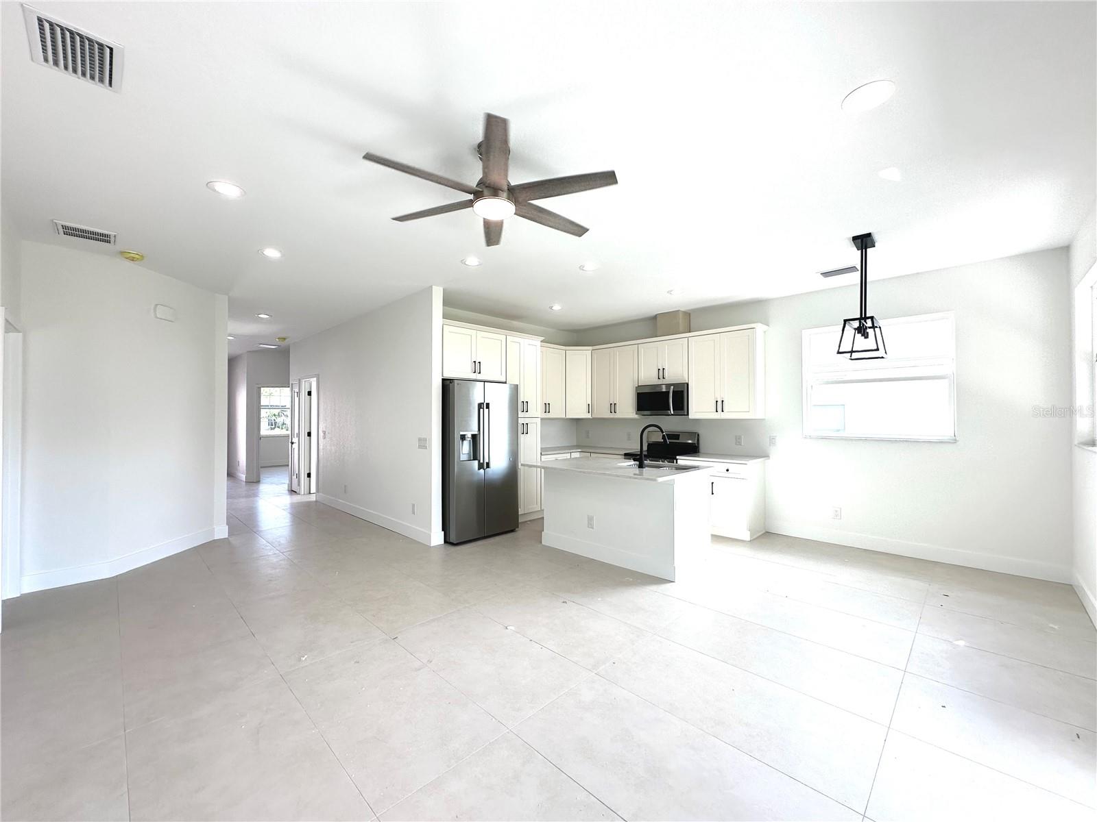 Image 12 of 40 For 26129 Northern Cross Road