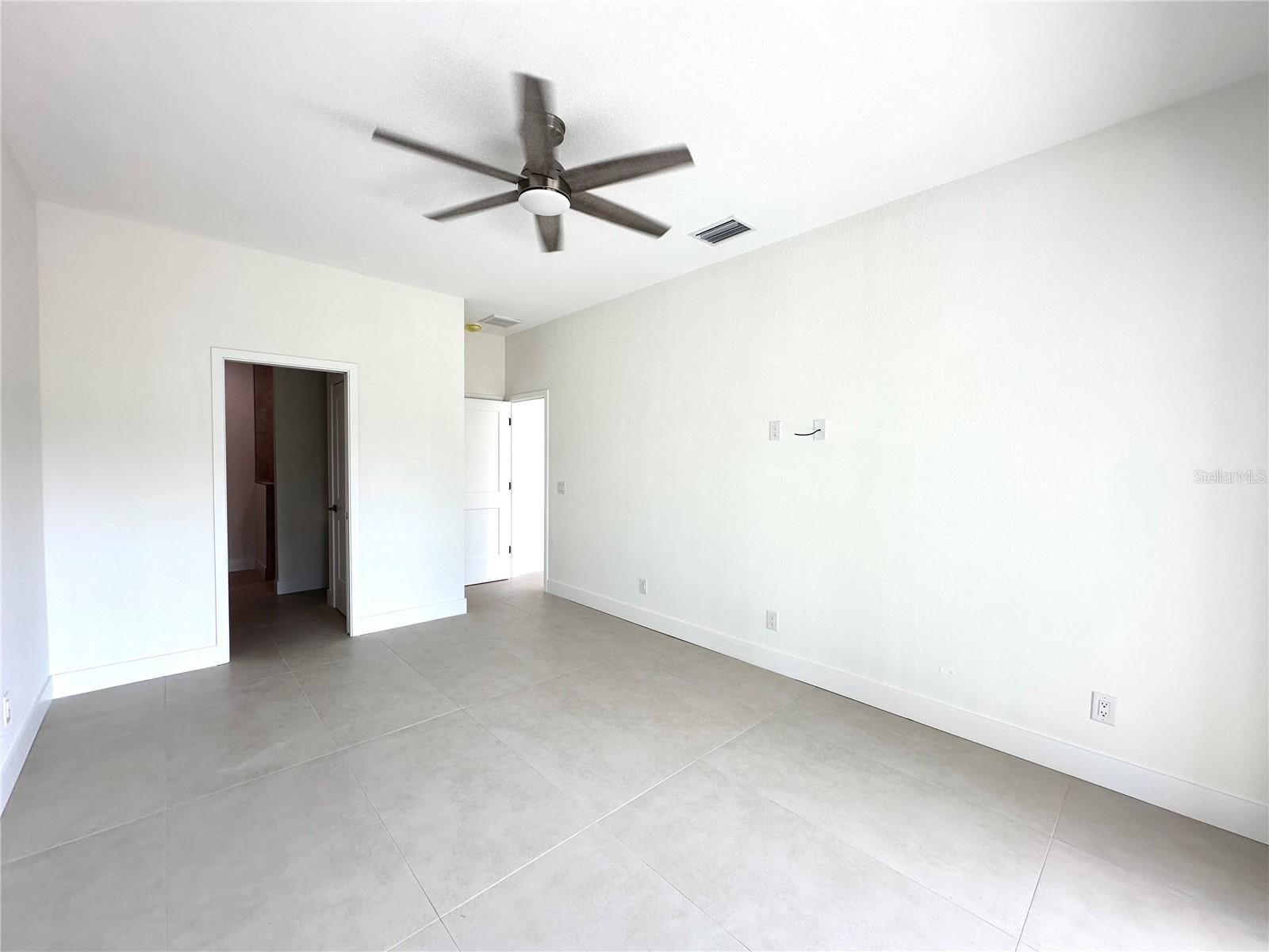 Image 16 of 40 For 26129 Northern Cross Road