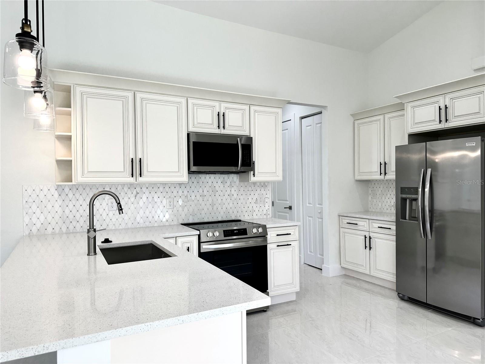 Image 9 of 40 For 26129 Northern Cross Road