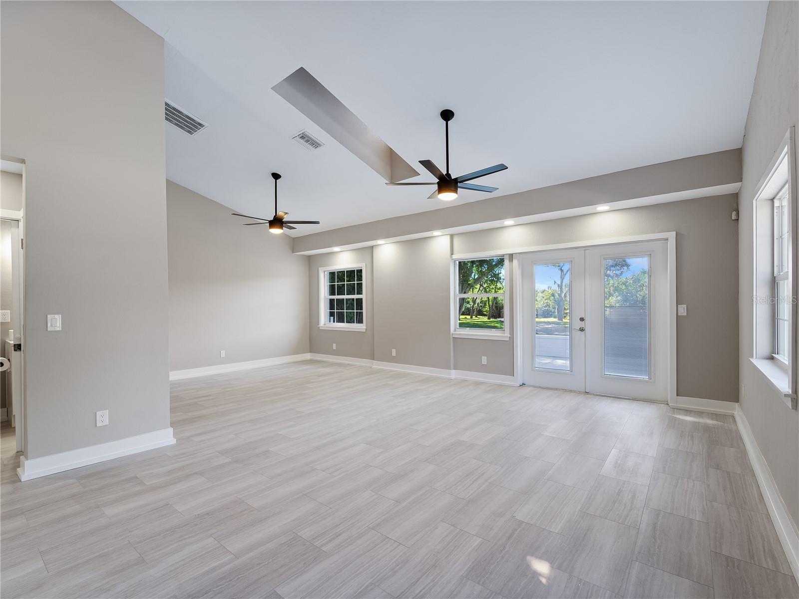 Image 15 of 69 For 1313 Driftwood Drive