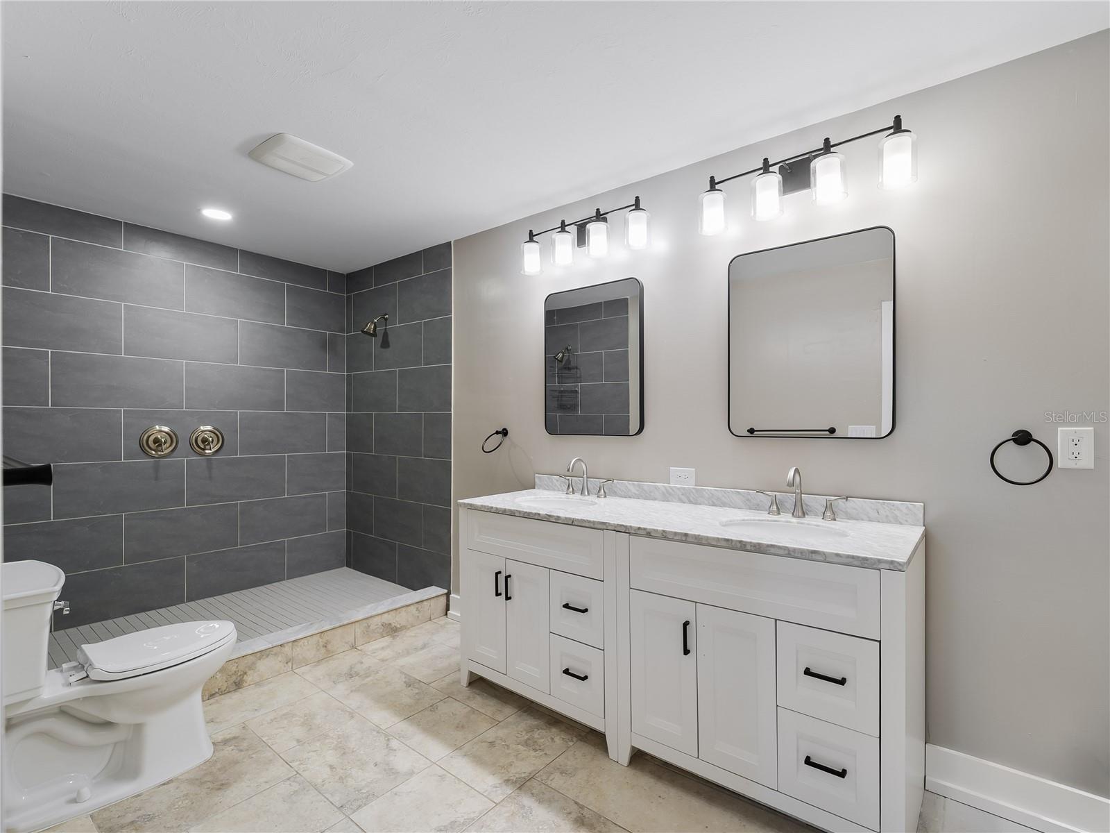 Image 25 of 69 For 1313 Driftwood Drive