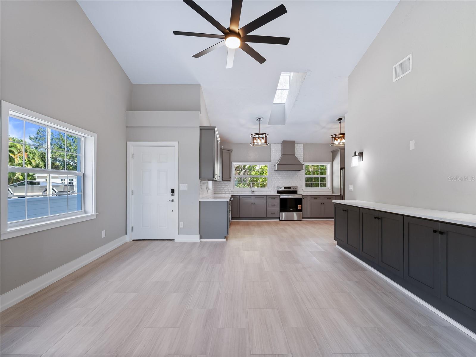 Image 34 of 69 For 1313 Driftwood Drive