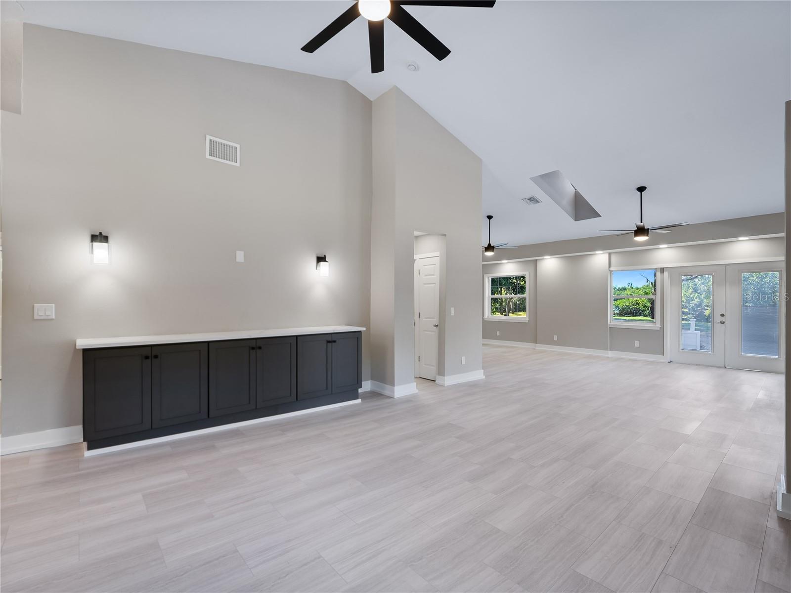 Image 35 of 69 For 1313 Driftwood Drive