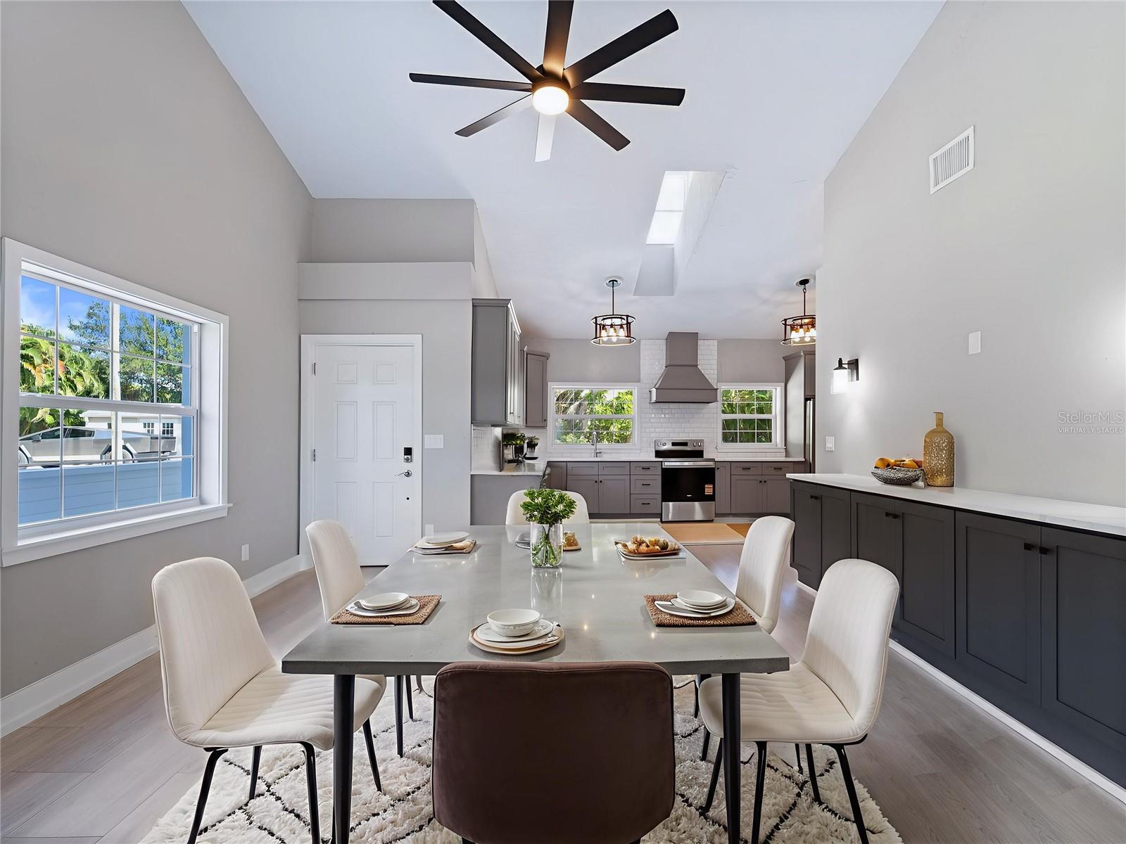 Image 4 of 69 For 1313 Driftwood Drive