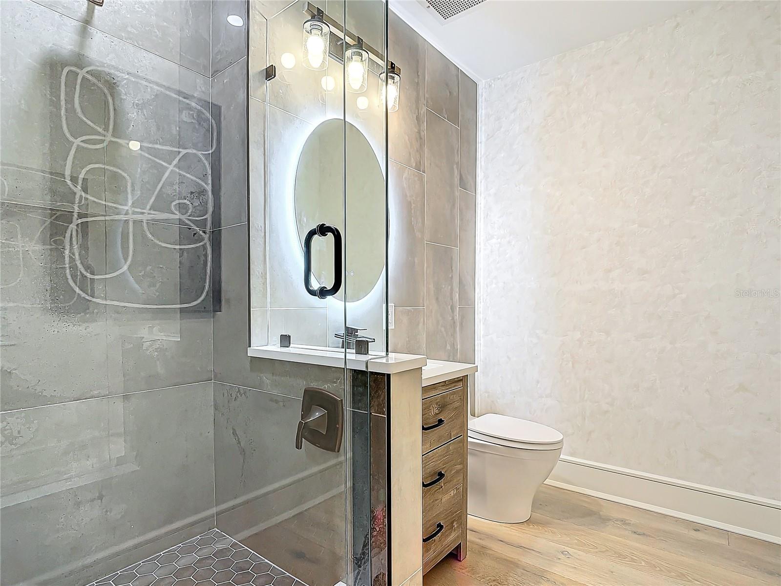 Image 21 of 80 For 2745 1st Street 111