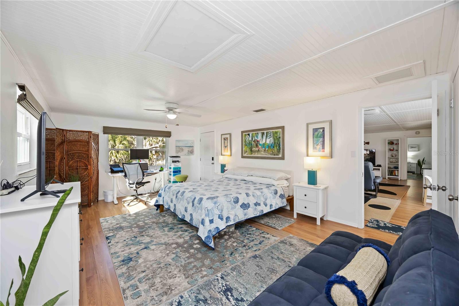 Image 14 of 79 For 5075 Beach Road B4