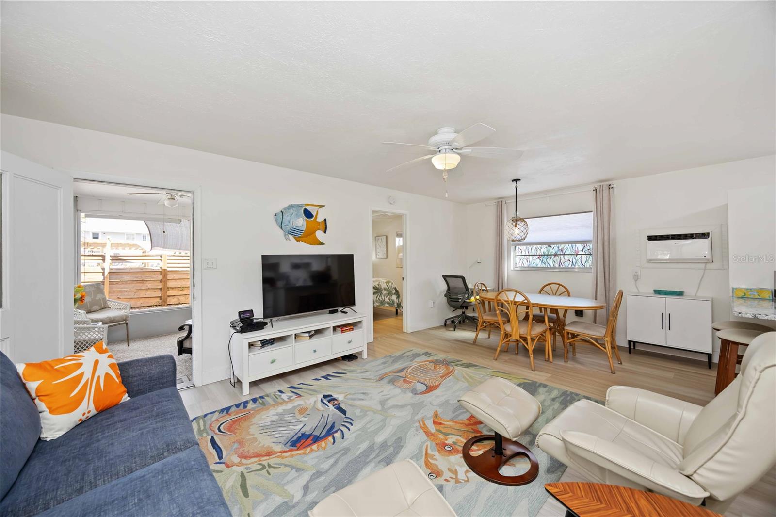 Image 24 of 79 For 5075 Beach Road B4