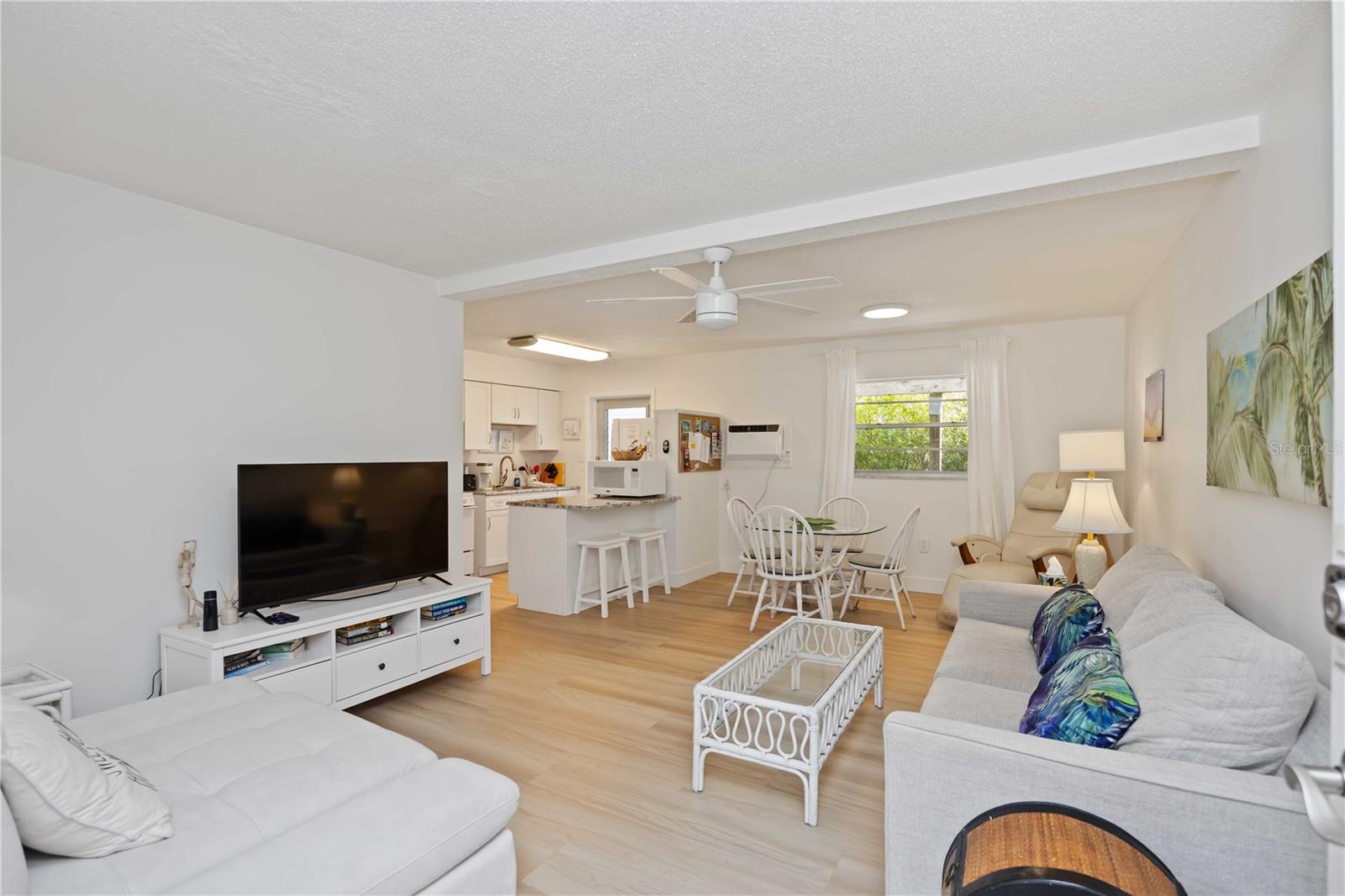 Image 34 of 79 For 5075 Beach Road B4