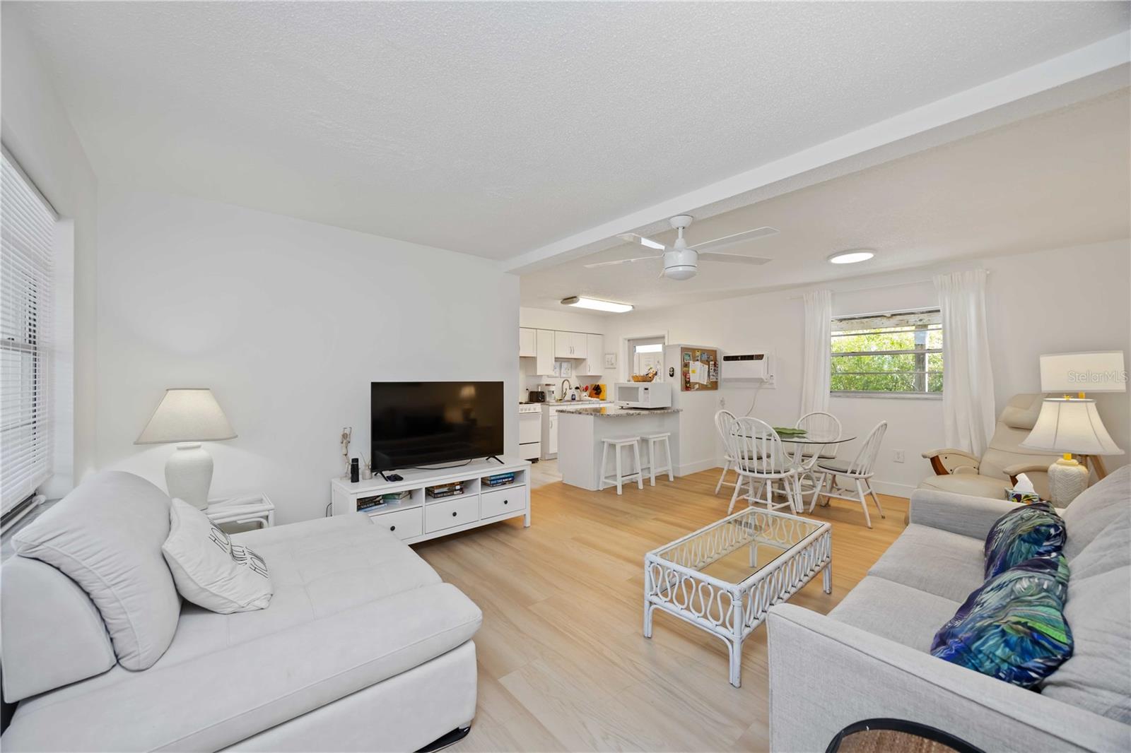 Image 35 of 79 For 5075 Beach Road B4