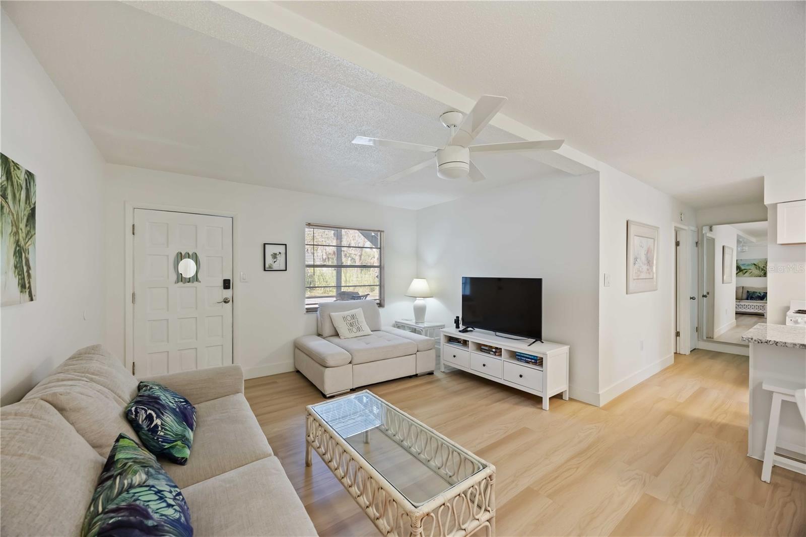 Image 36 of 79 For 5075 Beach Road B4