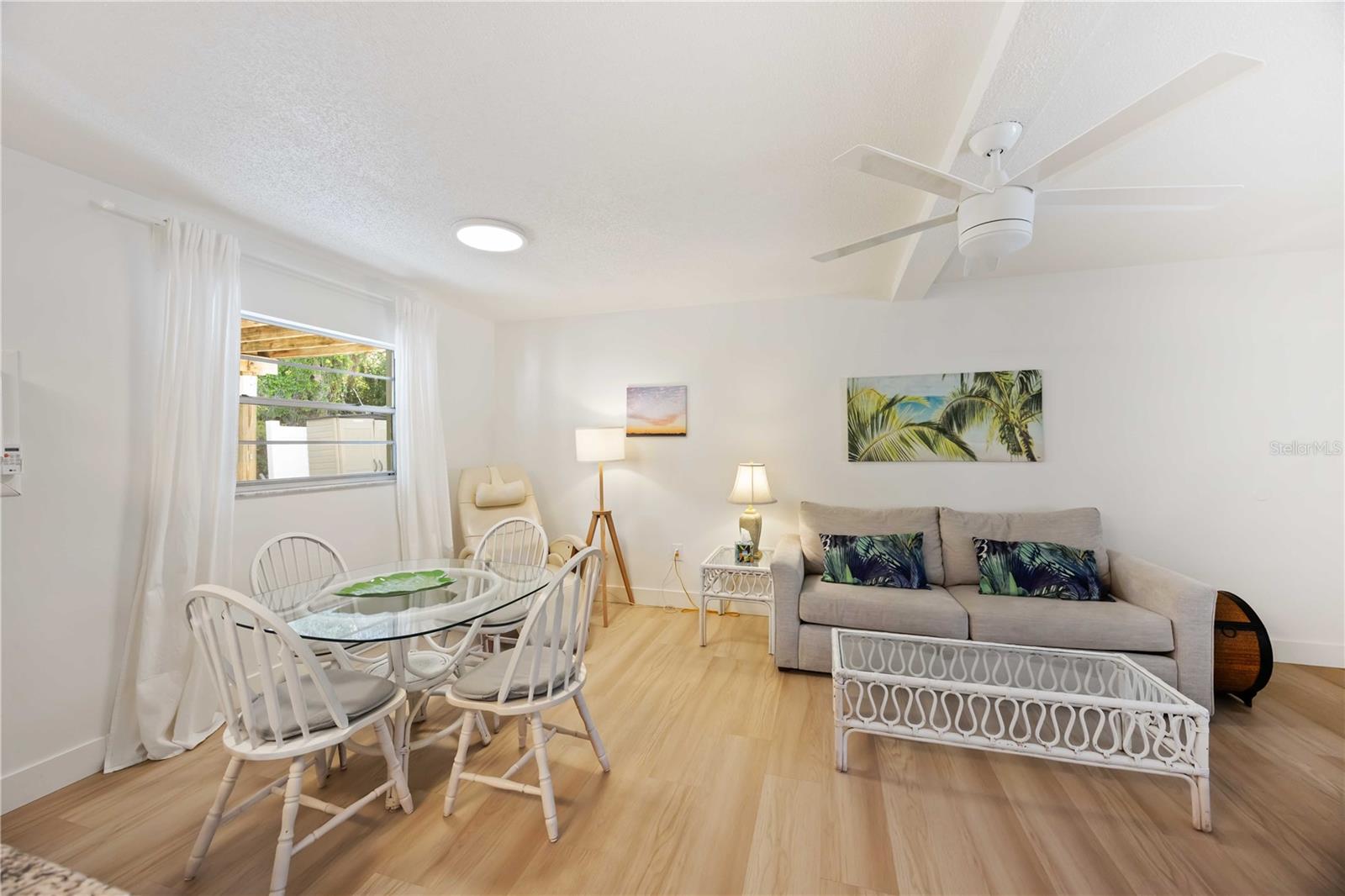 Image 37 of 79 For 5075 Beach Road B4