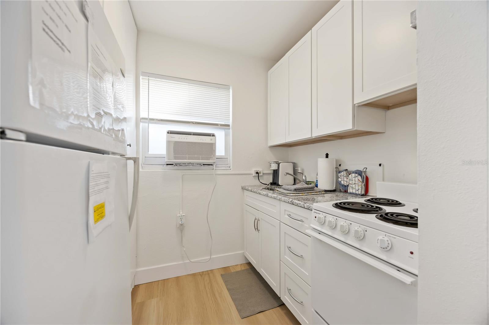 Image 40 of 79 For 5075 Beach Road B4