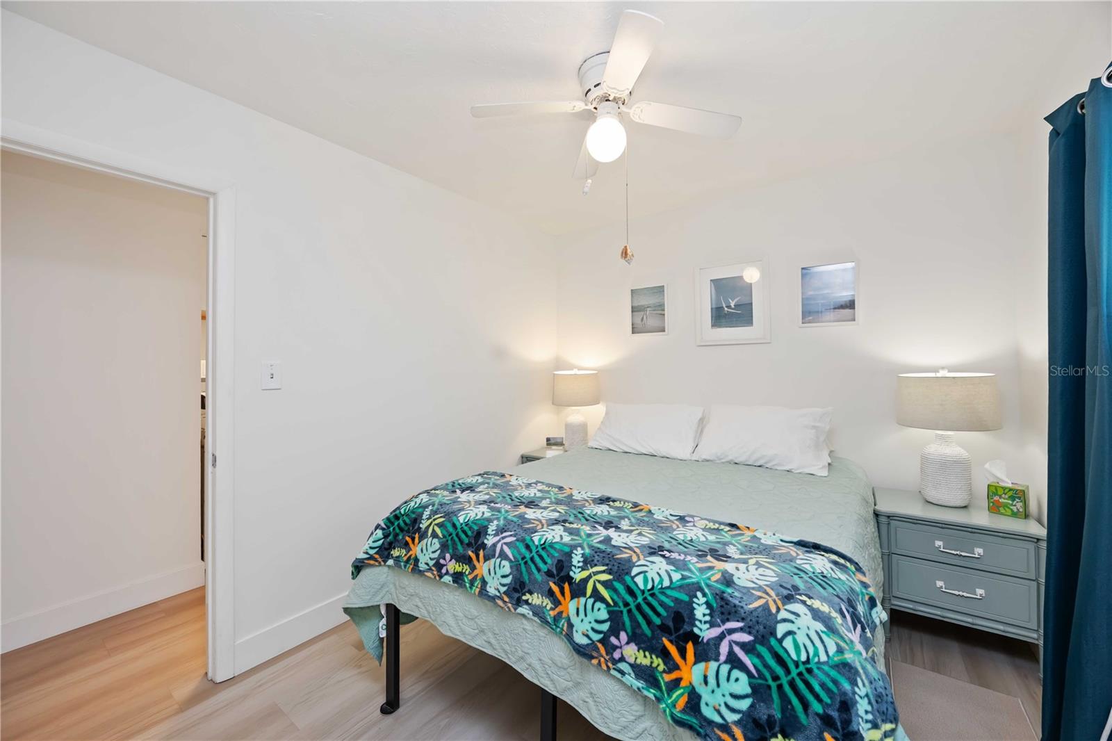 Image 41 of 79 For 5075 Beach Road B4