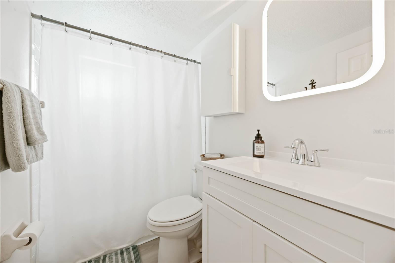 Image 42 of 79 For 5075 Beach Road B4