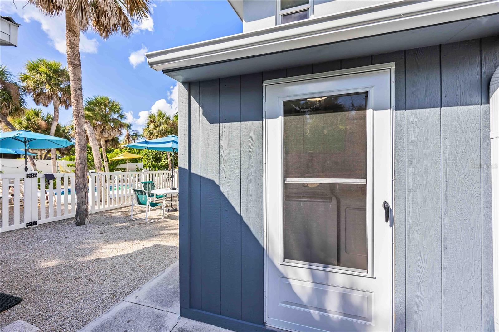 Image 47 of 79 For 5075 Beach Road B4