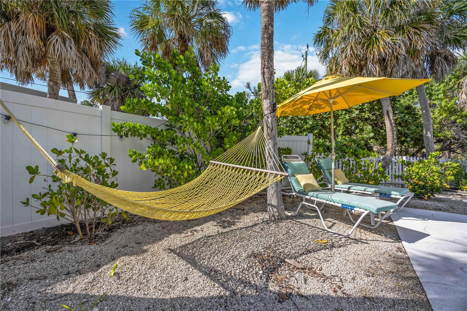 Image 50 of 79 For 5075 Beach Road B4