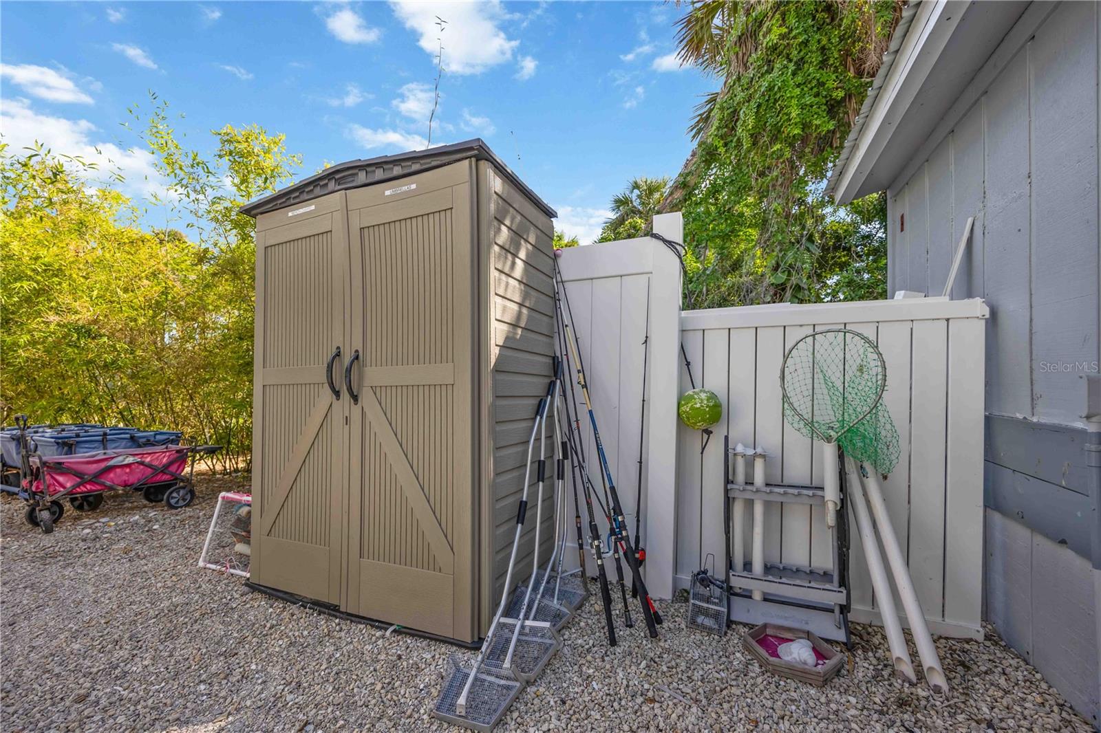 Image 52 of 79 For 5075 Beach Road B4