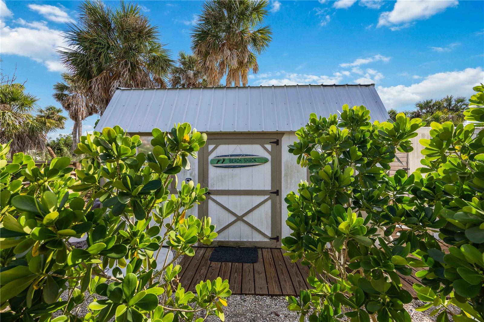 Image 53 of 79 For 5075 Beach Road B4