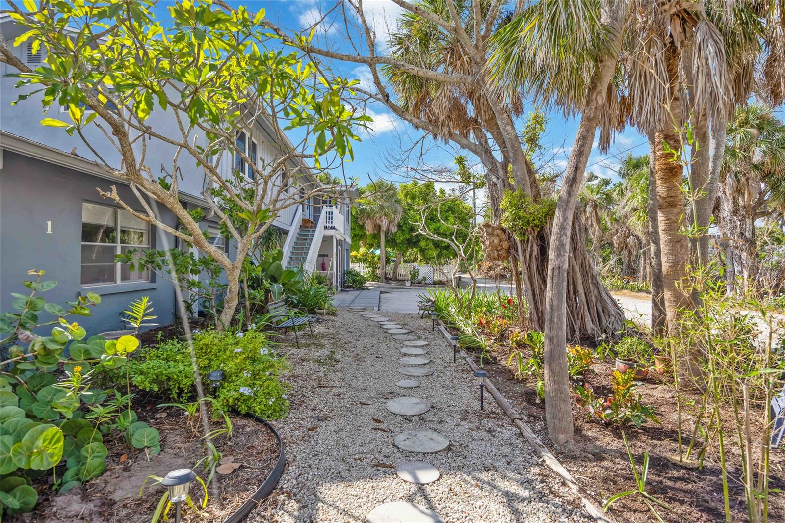 Image 54 of 79 For 5075 Beach Road B4