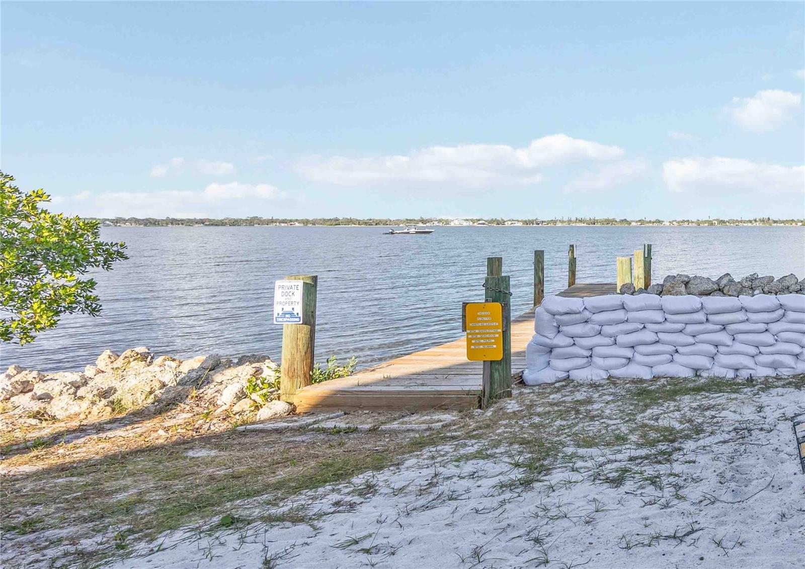 Image 61 of 79 For 5075 Beach Road B4