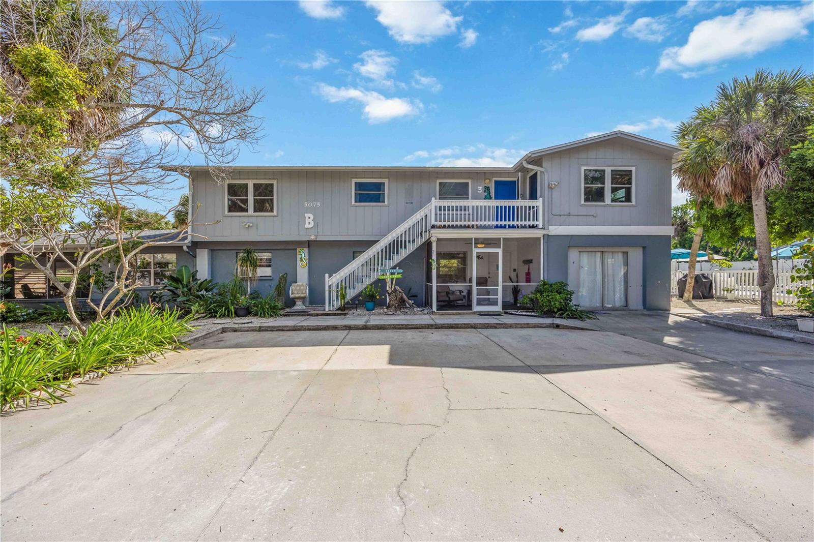 Image 8 of 79 For 5075 Beach Road B4