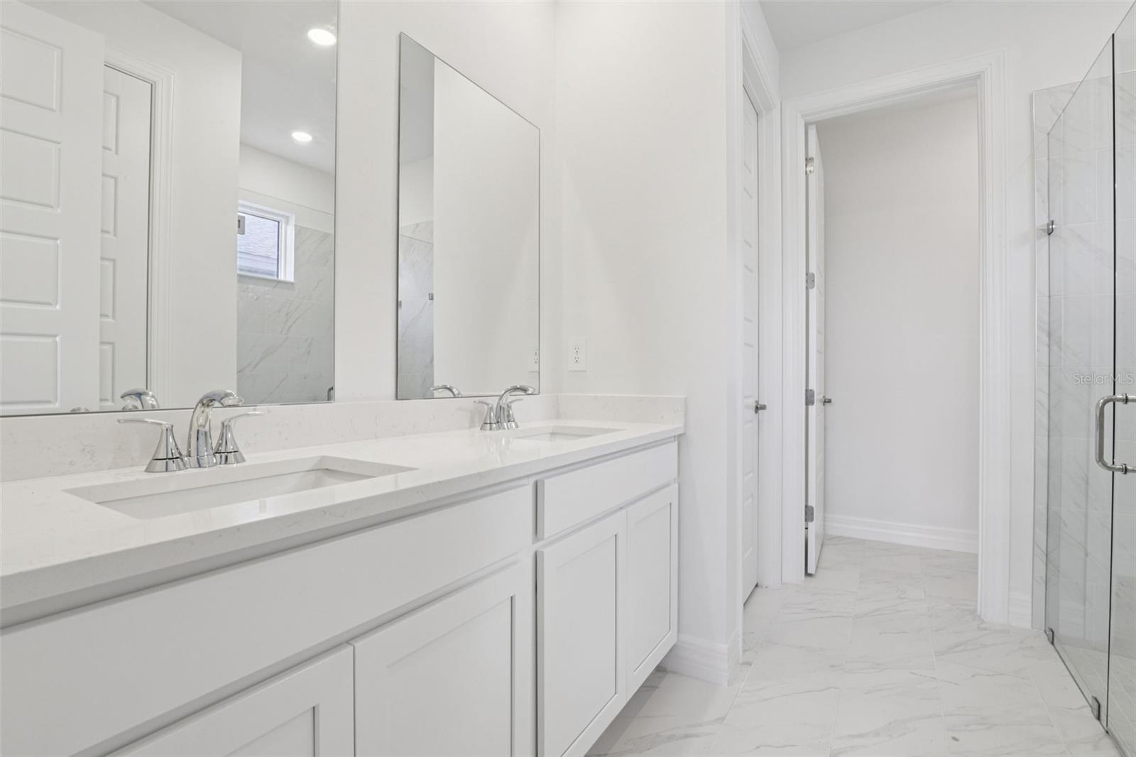 Image 17 of 41 For 44404 Frontier Drive